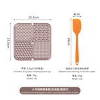 Four-compartment lick mat (small) (apricot) + scraper (color random)